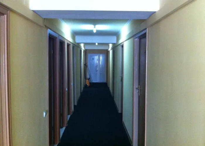 Hostal Molodizhniy *